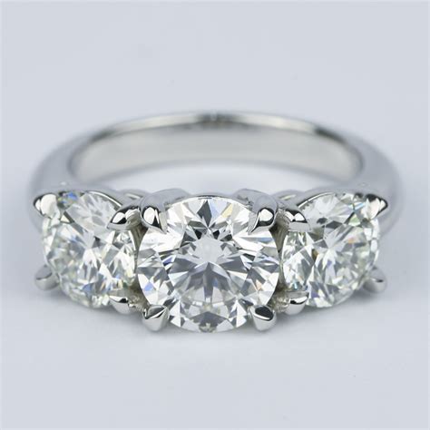 diamond ring with 3 diamonds